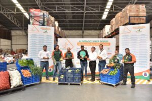 Walmart y productores de Tierra Fértil se suman a la campaña anual "Alimentos para todos".